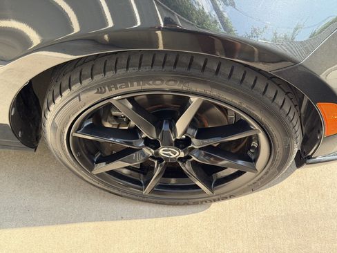 Used 2019 MAZDA MX-5 Miata Club RWD image 12