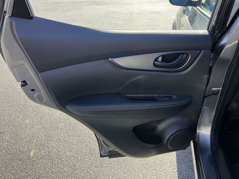 Used 2022 Nissan Rogue Sport S image 21