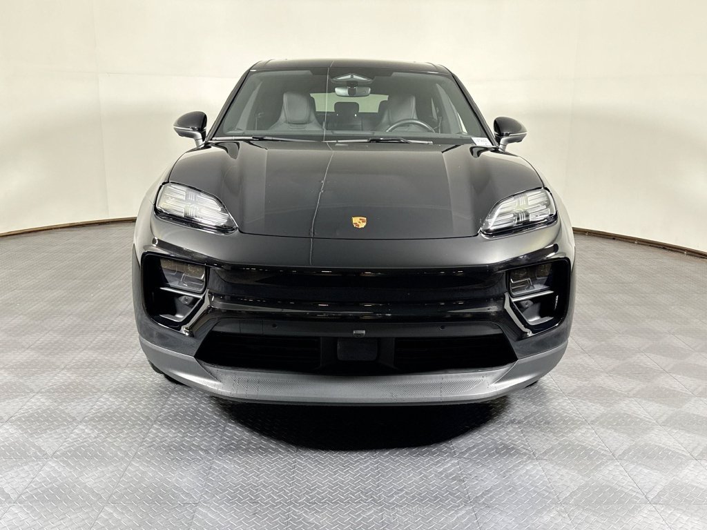 Certified 2026 Porsche Macan Electric RWD image 10