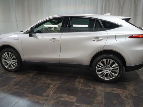 Used 2021 Toyota Venza Limited AWD/4WD image 11