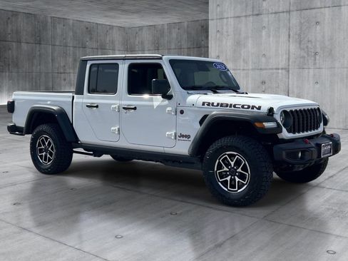 Used 2026 Jeep Gladiator Rubicon AWD/4WD image 7