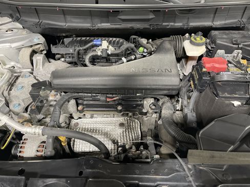 Used 2016 Nissan Rogue SV image 14