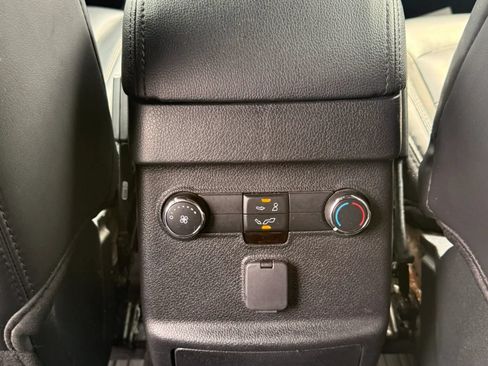 Used 2019 Ford Explorer XLT w/ Equipment Group 202A FWD image 13