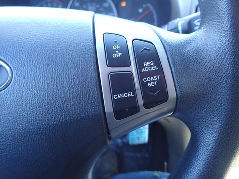 Used 2010 Hyundai Elantra GLS FWD image 15