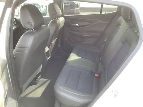 Used 2024 Buick Envista Preferred w/ Convenience I Package image 9