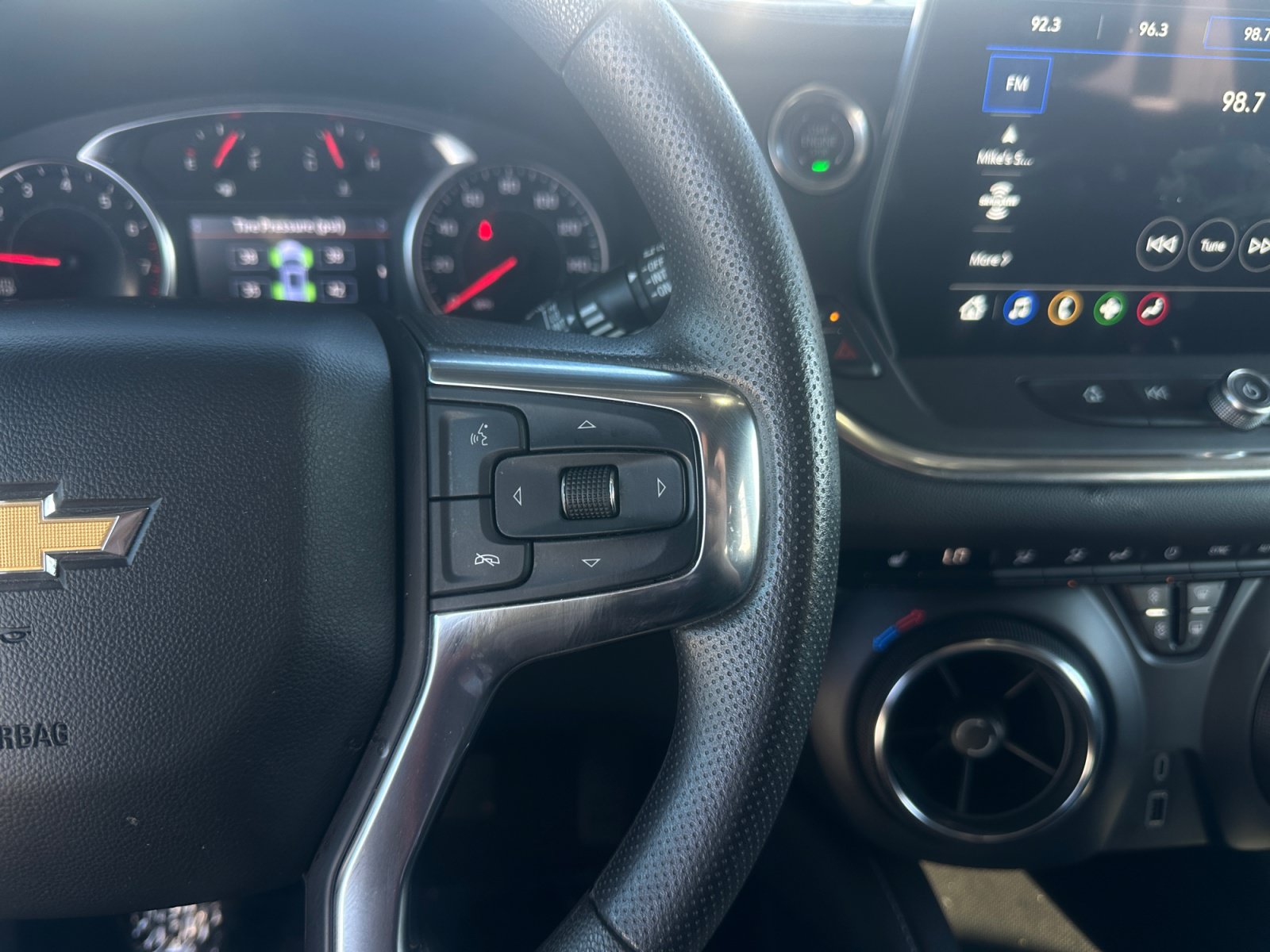 Used 2025 Chevrolet Blazer LT FWD image 19