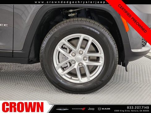 Certified 2025 Jeep Grand Cherokee L Laredo image 9
