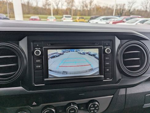 Used 2019 Toyota Tacoma SR w/ SR Convenience Package image 12