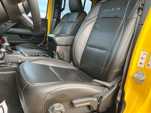 Used 2018 Jeep Wrangler Unlimited Sahara image 19