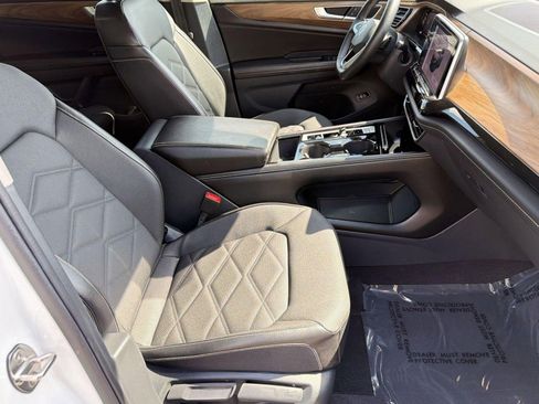 Used 2024 Volkswagen Atlas SE image 29