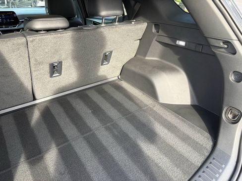 Used 2025 Chevrolet Equinox LT w/ Convenience Package II image 8