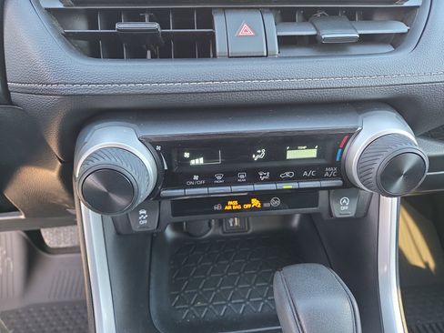 Certified 2025 Toyota RAV4 LE image 22