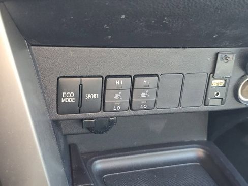 Used 2015 Toyota RAV4 Limited w/ Technology Package image 12