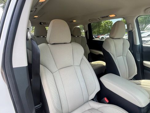 Used 2020 Subaru Ascent Premium w/ Convenience Package AWD/4WD image 30