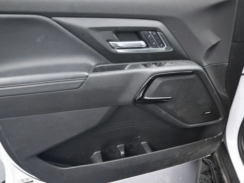 Used 2025 Chevrolet Silverado EV LT AWD/4WD image 11