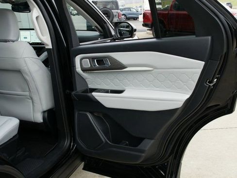 New 2026 Ford Explorer Platinum w/ LUX Leather Package image 36