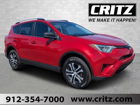 Used 2017 Toyota RAV4 LE FWD image 1