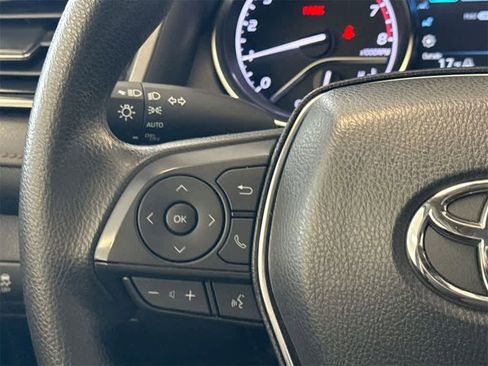 Used 2020 Toyota Camry LE image 23