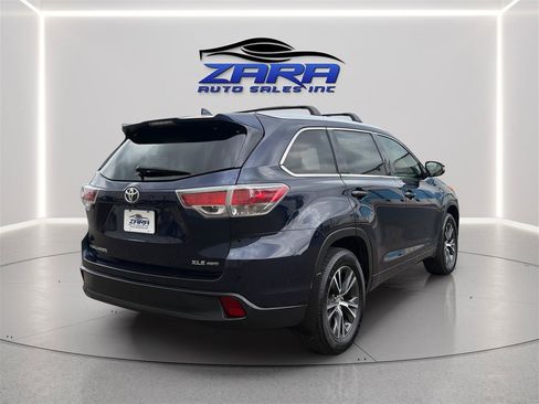 Used 2016 Toyota Highlander XLE AWD/4WD image 7