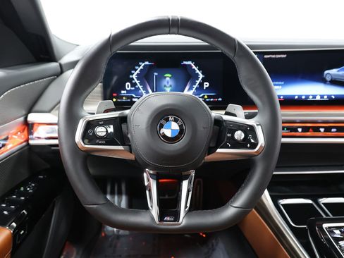 Used 2024 BMW 760i xDrive w/ Premium Package 2 AWD/4WD image 23
