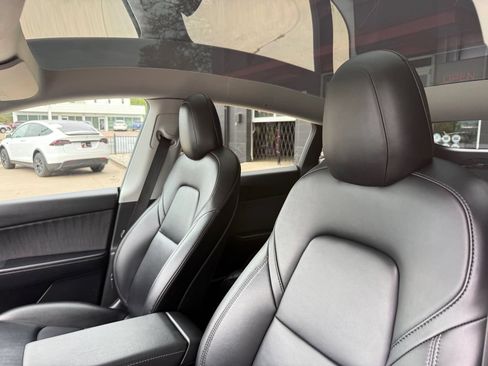 Used 2021 Tesla Model Y Long Range AWD/4WD image 28