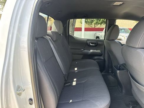 Used 2017 Toyota Tacoma TRD Sport w/ Tow Package (A/T) AWD/4WD image 30
