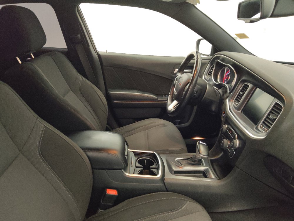 Used 2016 Dodge Charger SXT RWD image 21