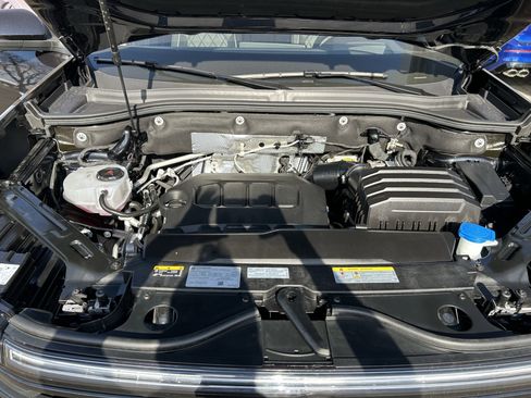 Certified 2025 Volkswagen Atlas SEL Premium R-Line image 29