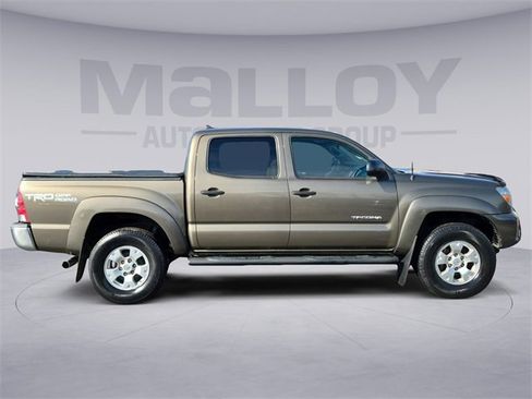 Used 2014 Toyota Tacoma 4x4 Double Cab w/ TRD Off-Road Package image 6