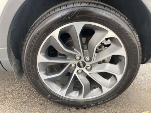 Used 2022 Lincoln Nautilus Reserve image 7