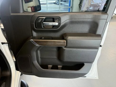 Used 2022 Chevrolet Silverado 1500 LT Trail Boss w/ LPO, Dark Essentials Package AWD/4WD image 25