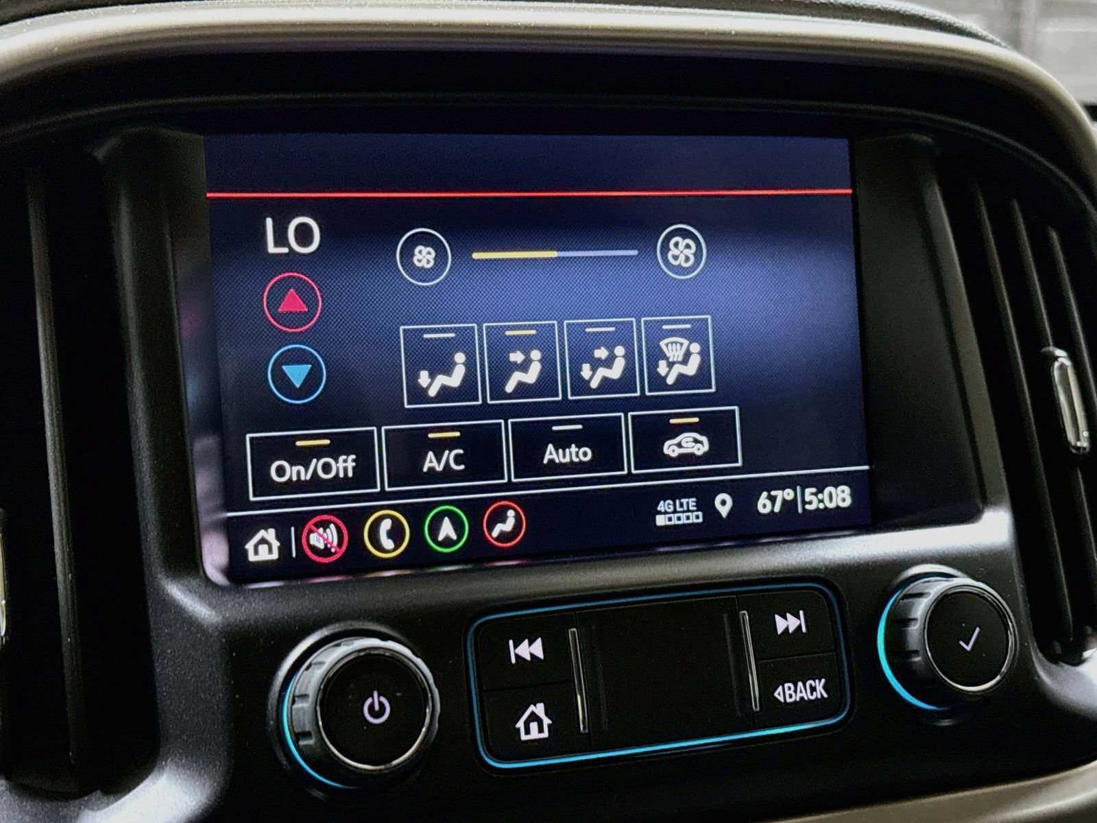 Used 2022 GMC Canyon Denali w/ Denali Black Edition Package AWD/4WD image 18