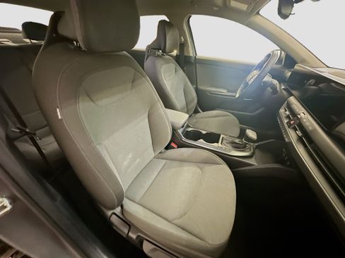 Used 2025 Kia K4 FWD image 32