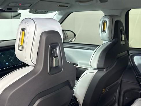 Used 2023 Rivian R1S Launch Edition image 21