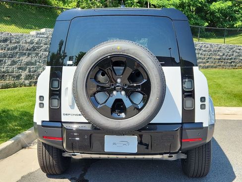 New 2026 Land Rover Defender 110 S AWD/4WD image 7