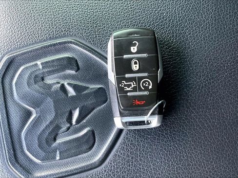 Used 2023 RAM 1500 Laramie AWD/4WD image 10