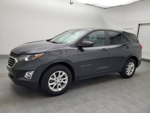 Used 2020 Chevrolet Equinox LS w/ LS Convenience Package AWD/4WD image 2