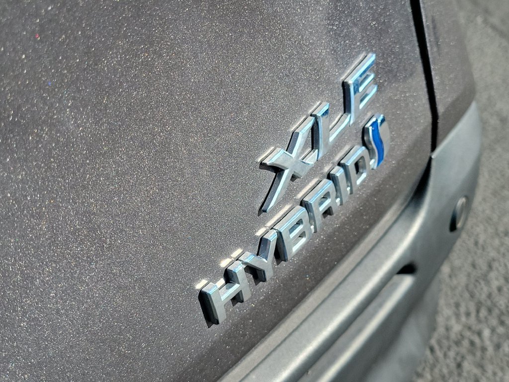 Used 2024 Toyota Sienna XLE FWD image 11