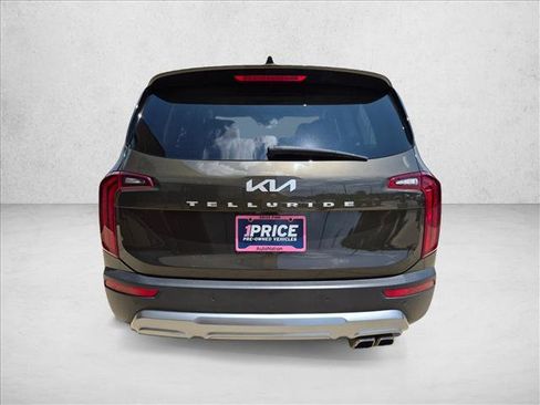 Used 2022 Kia Telluride S FWD image 7