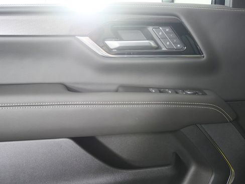 Used 2026 GMC Yukon Elevation AWD/4WD image 8