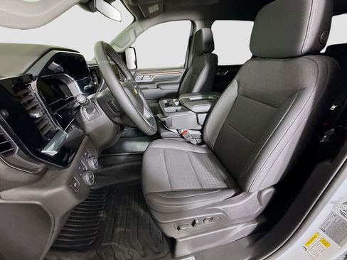 Used 2025 Chevrolet Silverado 2500 LT image 20