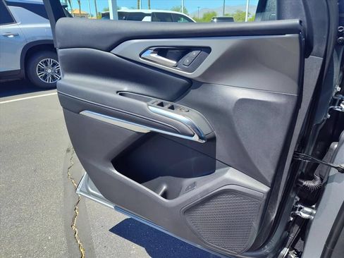 New 2026 Chevrolet Traverse LT w/ Sun and Wheel Package FWD image 9