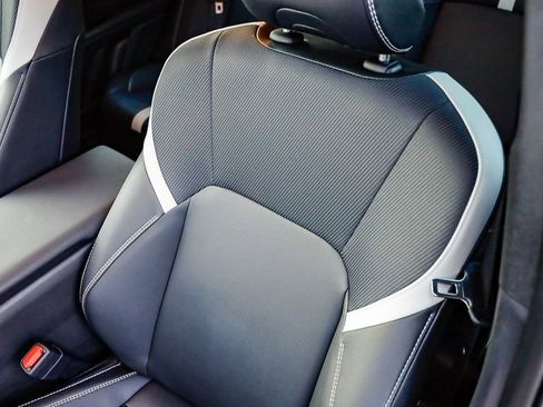 Used 2025 Toyota Camry SE image 29