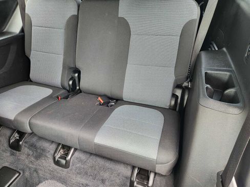 Used 2021 Chevrolet Traverse LT image 31