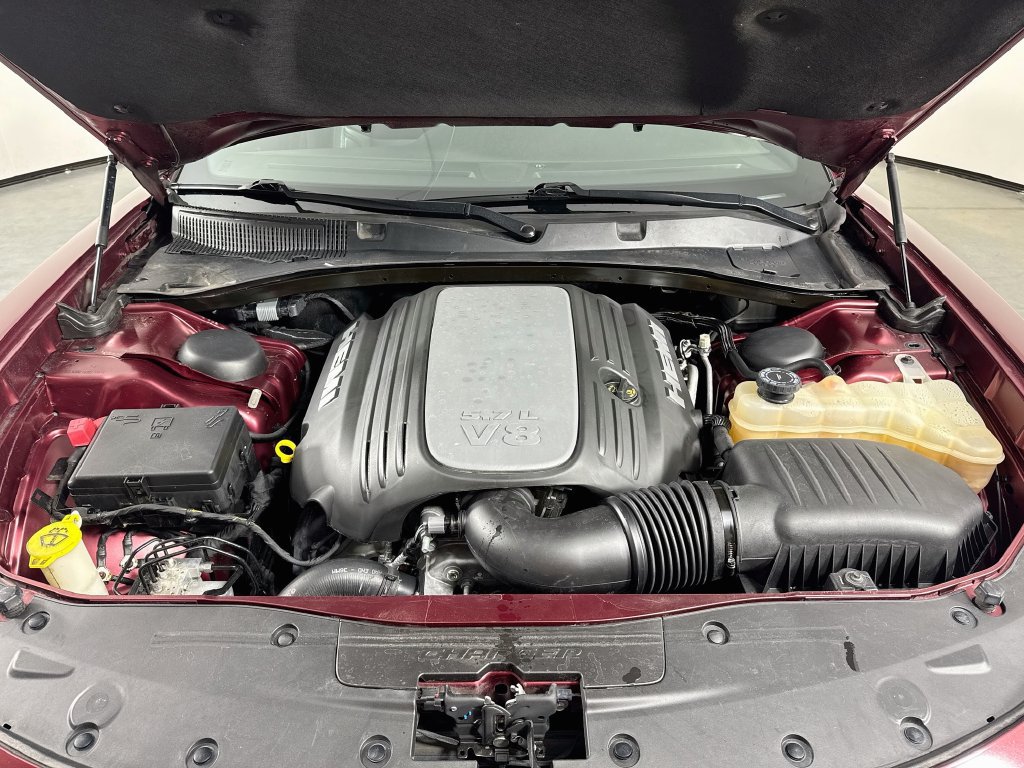Used 2018 Dodge Charger R/T w/ Premium Group RWD image 31