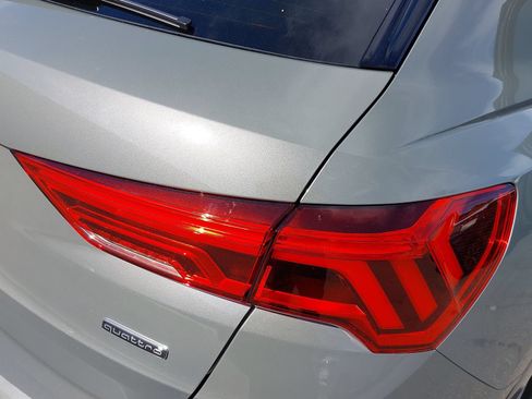 Certified 2025 Audi Q3 2.0T Premium w/ Convenience Package AWD/4WD image 39