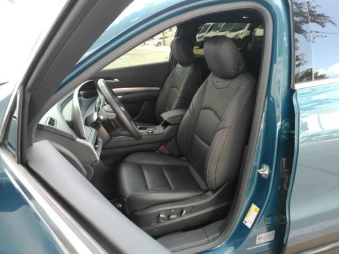 Used 2024 Cadillac XT4 Premium Luxury FWD image 16