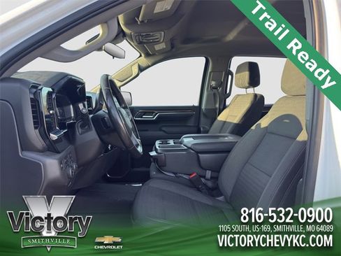 Used 2022 Chevrolet Silverado 1500 LT Trail Boss w/ LPO, Dark Essentials Package image 9