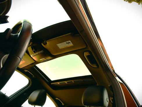 Used 2019 Mercedes-Benz C 300 4MATIC Sedan image 36