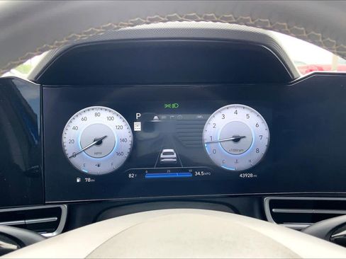 Used 2024 Hyundai Elantra SEL w/ Convenience Package FWD image 25